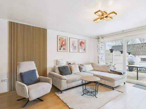 Geräumiges Wohnzimmer - 