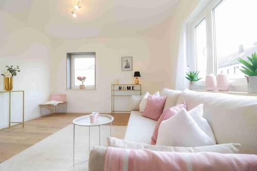 Wohnzimmer - 2 Zimmer Etagenwohnung in Niederwerrn