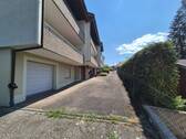 Hofansicht/Garage links - 