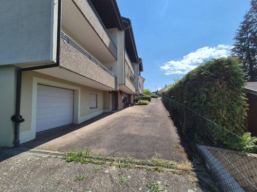 Hofansicht/Garage links - 