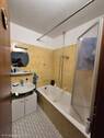 Bad mit Wanne und WC - 