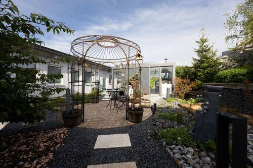 Gartenbereich mit Sitzplatz - 