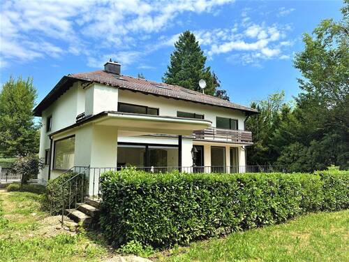 Blick auf das Haus. - Grundstück zum Kaufen in Grünwald