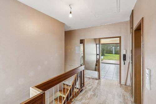 Eingang - 5 Zimmer Einfamilienhaus zum Kaufen in Erbach