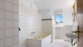 Badezimmer mit Wanne - 