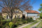 Sommerbild der Hofeinfahrt - 