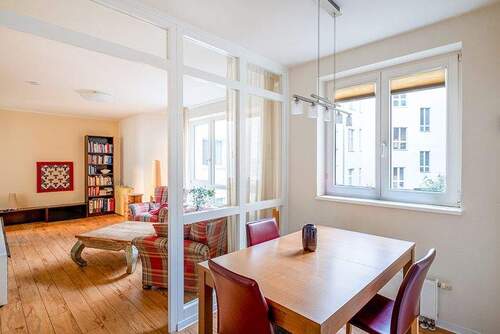 Wohnbereich - Gemütliche 2-Zimmer-Wohnung mit Balkon in ruhiger Lage in Schöneberg