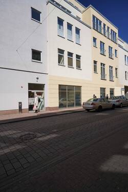 Burgstraße Zufahrt - Halle in Cottbus zur Miete