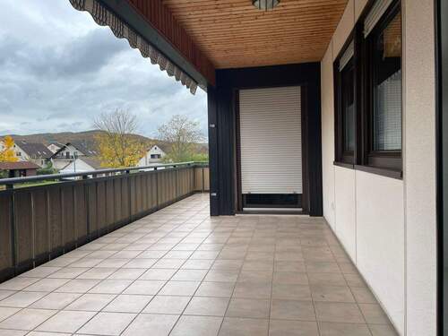 Balkon über gesamte Hausbreite - 