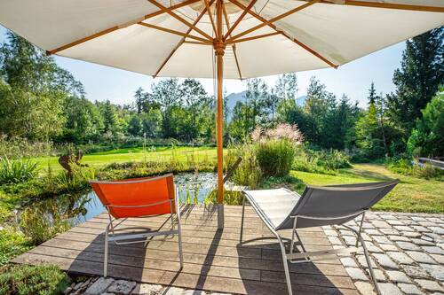 Landschaftsgestaltung in Perfektion. Blick auf die Berge. - 