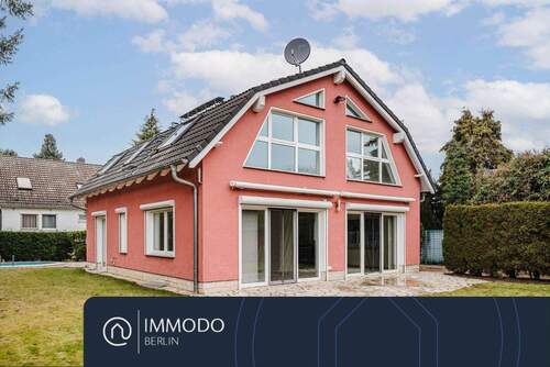 Außenansicht - ?? Modernes Architektenhaus in Marienfelde - 5Zi, Pool, großer Garten & absolute Privatsphäre