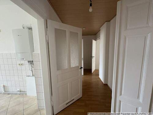Flur - Helle 4 - Zimmer-Balkon-Wohnung in Historis - 4 Zimmer Etagenwohnung zur Miete in Bautzen