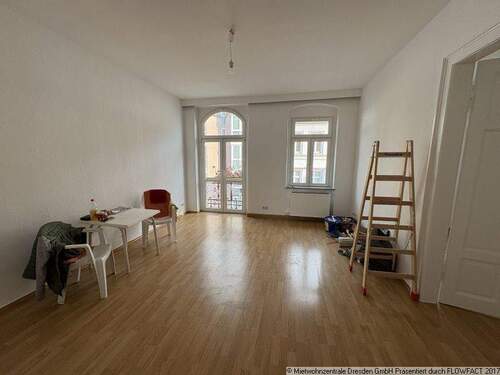 Wohnzimmer - Helle 4 - Zimmer-Balkon-Wohnung in Hi - 4 Zimmer Etagenwohnung in Bautzen