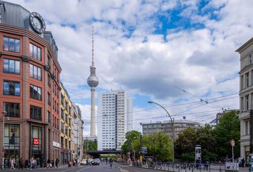 Blick vom Hackeschen Markt auf die Hausansicht - 