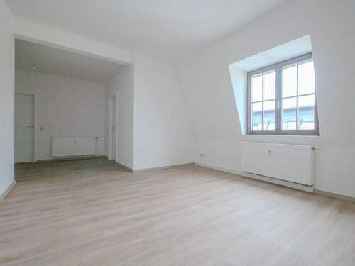 Wohnzimmer b - +++Frisch renovierter Altbaucharme in Sebnitz! 2-Raum-Wohnung (52 m2) inkl. EBK, Keller+++