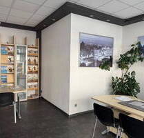 Büro Praxis Einzelhandel mit bodentiefem Schaufenster in Mannheim KäfertalSüd Im Rott