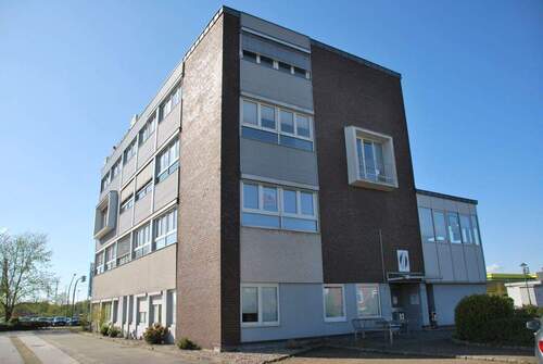 1 - Zentrale Büroflächen in Neumünster! OTTO STÖBEN!