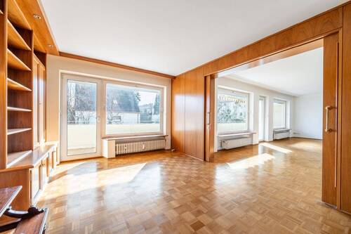 Bibliothek - 5 Zimmer Etagenwohnung in München