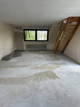 Wohnzimmer - 2 Zimmer Etagenwohnung zur Miete in Dortmund
