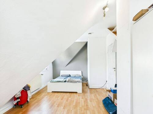 DG Schlafzimmer - 8 Zimmer Mehrfamilienhaus, Wohnhaus in Stuttgart