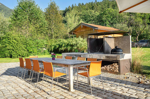 Großzügige Terrassenflächen - 