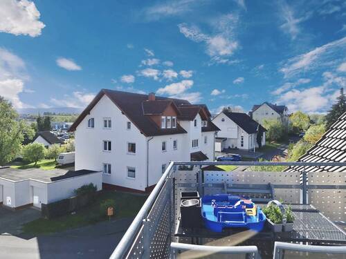 Aussicht Balkon - 3 Zimmer Etagenwohnung zum Kaufen in Fuldatal