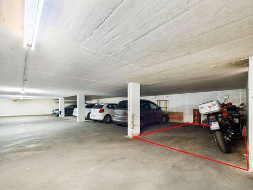 Tiefgaragenstellplatz - 