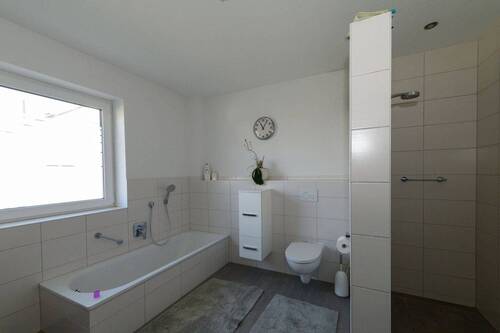 Badewanne / Dusche - 