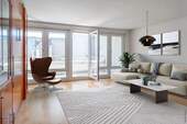 Wohnbereich mit Zugang zur Loggia - 