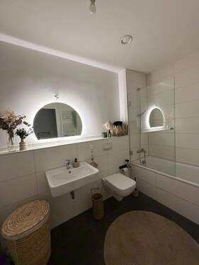 Modernes Badezimmer - 