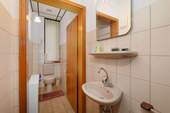 Badezimmer EG Vorderhaus - 