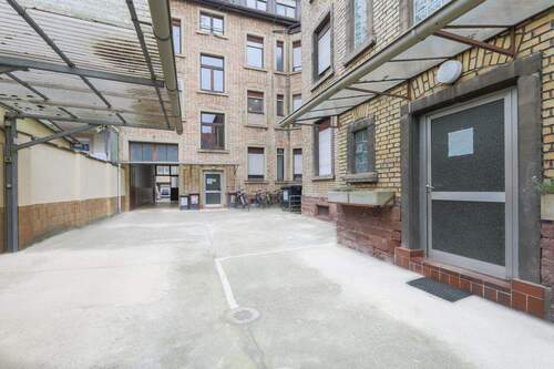 Innenhof Ansicht Vorderhaus - Mehrfamilienhaus, Wohnhaus mit 757,50 m&sup2; in Karlsruhe zum Kaufen
