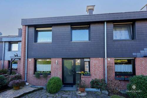 Hausansicht - Reihenhaus mit schönem Garten in Krefeld-Fischeln