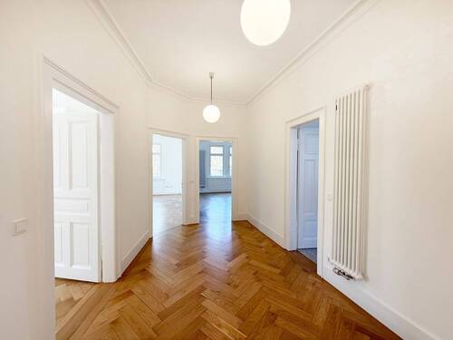 Eingangsbereich - 5 Zimmer Etagenwohnung in Stuttgart