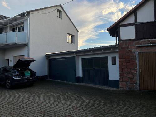 Garagen - Mehrfamilienhaus, Wohnhaus in Hasselroth zum Kaufen