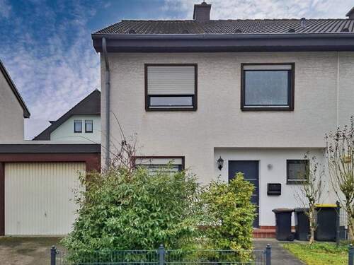 Frontansicht - 4 Zimmer Reihenendhaus zum Kaufen in Lohmar