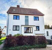 Attraktives Ein- bis Zweifamilienhaus mit Garten und Garage in Kaufungen