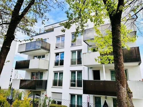 Hausansicht - 4 Zimmer Etagenwohnung zum Kaufen in Backnang