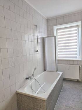 Badezimmer - 2 Zimmer Etagenwohnung zur Miete in Chemnitz
