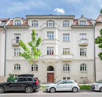 Individuell gestaltbare 5,5-Zimmer-Altbau-Wohnung. Herrschaftlich und absolut hell. - München Bogenhausen