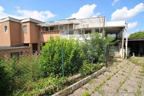 Eingang Wohnung - Mehrfamilienhaus, Wohnhaus mit 300,00 m² in Karben zum Kaufen