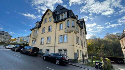 Straßenansicht - Renoviert und sofort beziehbar!