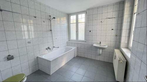 Tageslichtbad mit Wanne - Etagenwohnung mit 68,50 m² in Sebnitz zur Miete