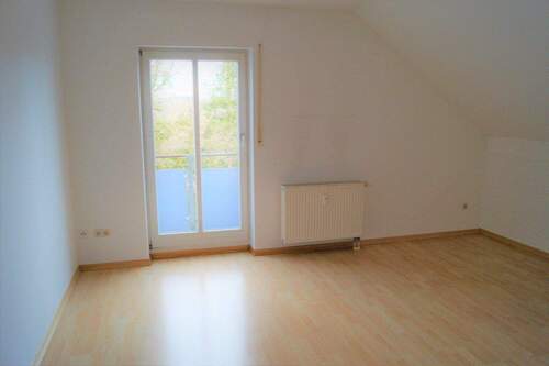 Wohnzimmer - Bild 1 - Etagenwohnung mit 40,00 m&sup2; in Hebertsfelden zur Miete