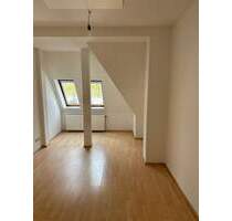 Bezugsfreie attraktive 2-Zimmer-DG-Wohnung im Altbau - über den Dächern von Steglitz-Zehlendorf! - Berlin Lichterfelde