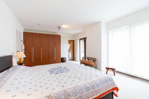 Elternschlafzimmer mit Balkon- und Badzugang - 