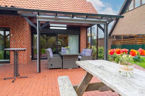 überdachte Terrasse - 