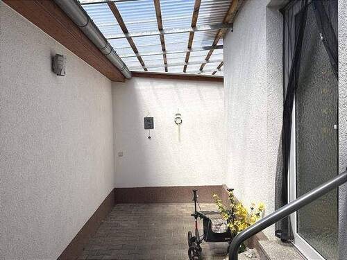 überdachter Innenhof - Einfamilienhaus mit 180,00 m&sup2; in Artern/Unstrut zum Kaufen