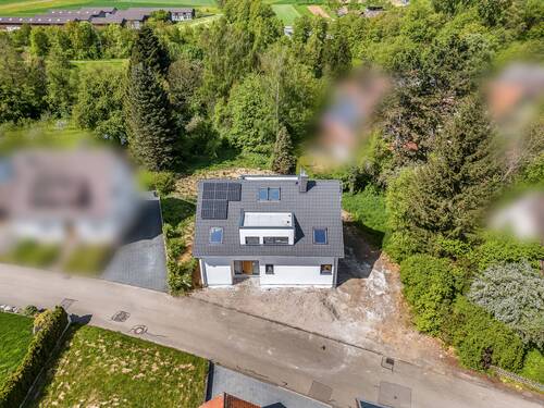 Drohnenaufnahme - aktuell - 8 Zimmer Einfamilienhaus in Pliezhausen