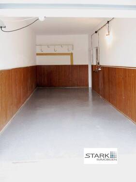 A Garage.jpg - 